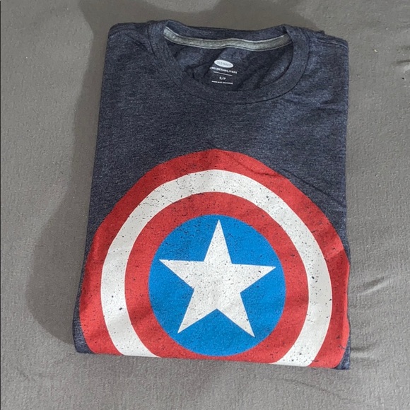 Captian America graphic tshirt - Picture 4 of 5